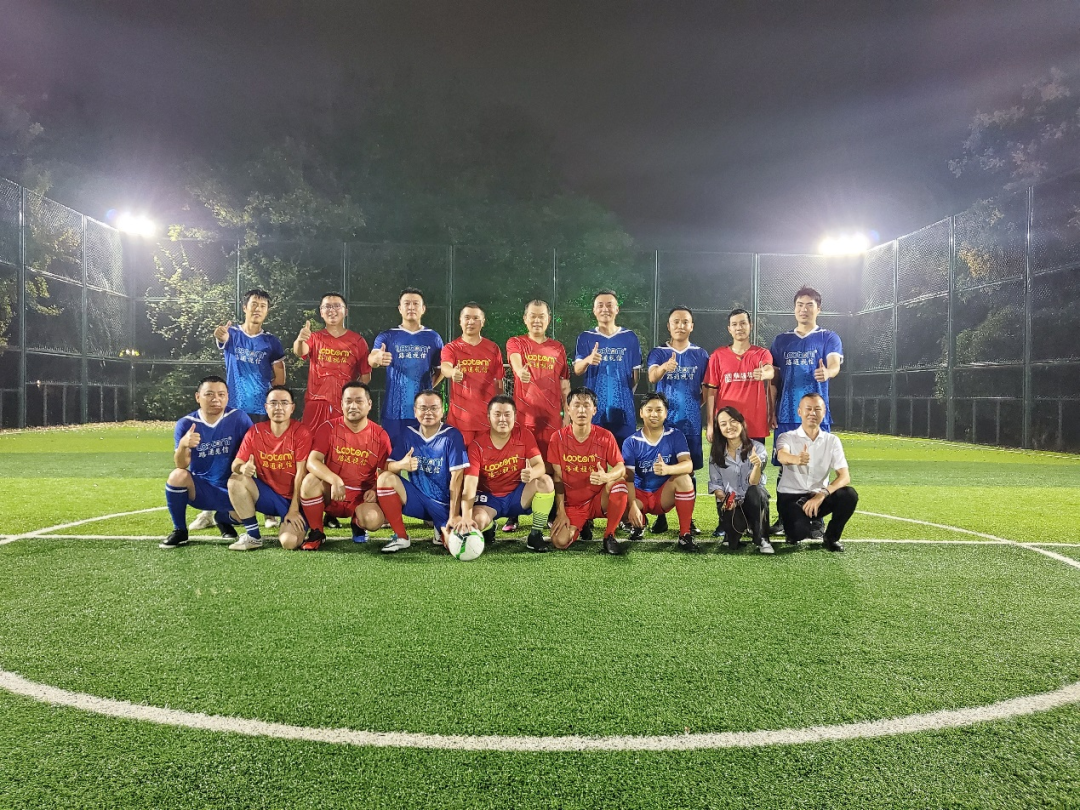 -圖為參加活動隊(duì)員合影-